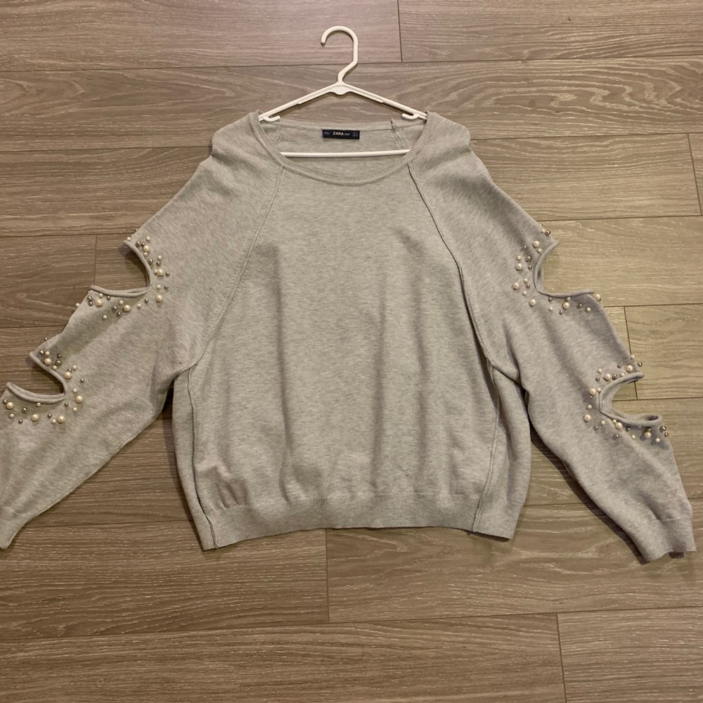 Zara grey sweater with cutout sleeves